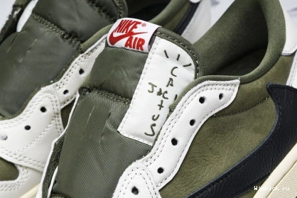 1 x Travis Air Scott Jordan OG Low 0710